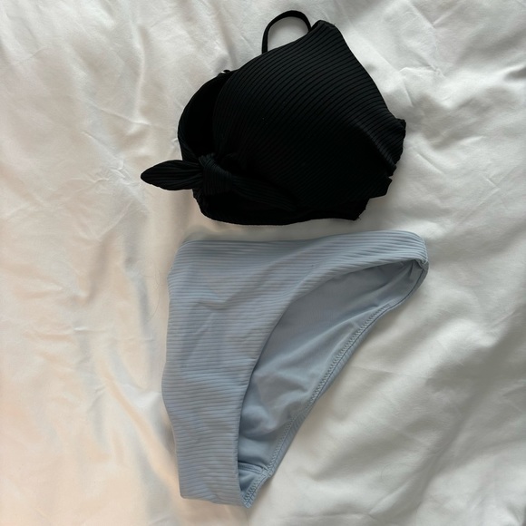 H&M Ribbed Bikini - Picture 2 of 2